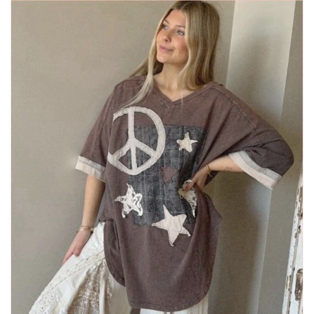 Oli & Hali Mineral Washed Peace Sign Star Appliqué Top Pockets Sz M